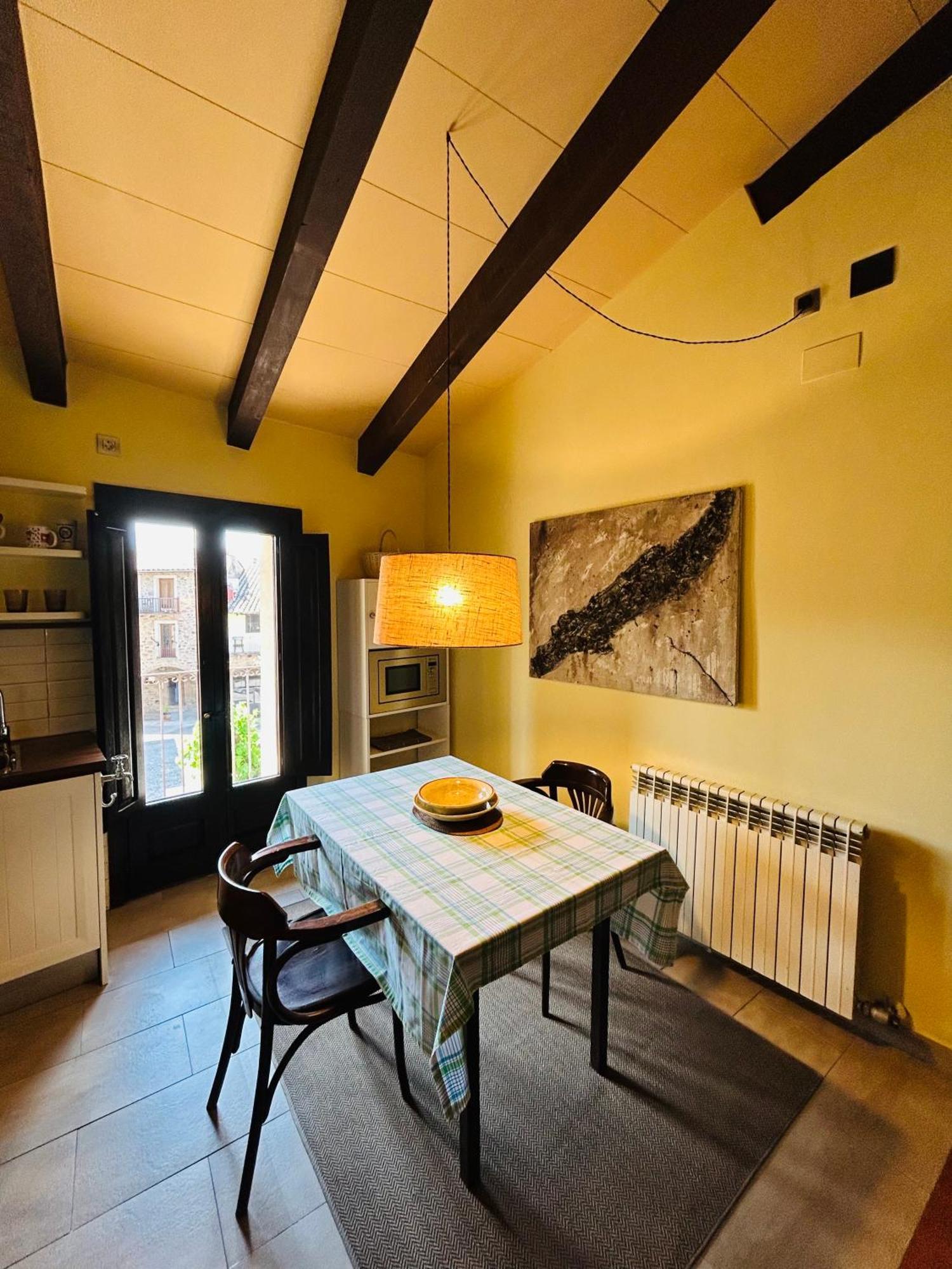Hotel Cal Sastre Santa Pau Kültér fotó