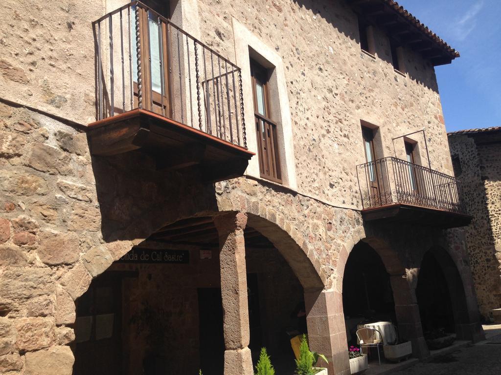 Hotel Cal Sastre Santa Pau Kültér fotó