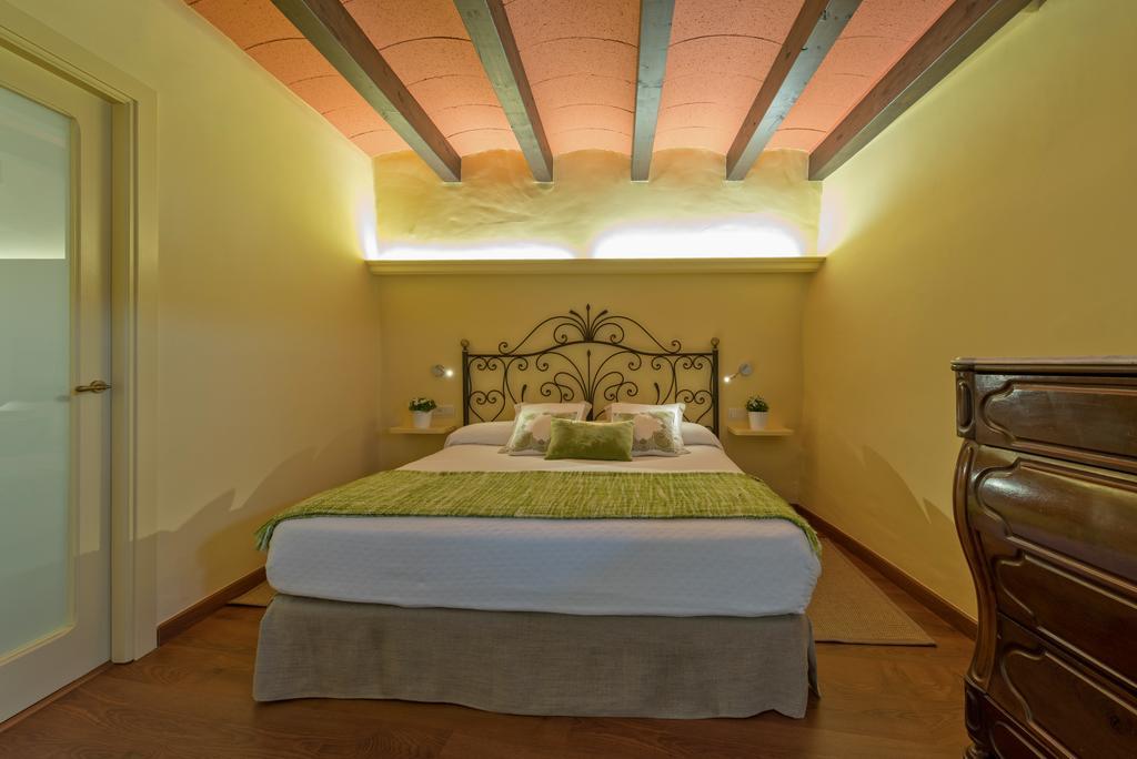 Hotel Cal Sastre Santa Pau Kültér fotó