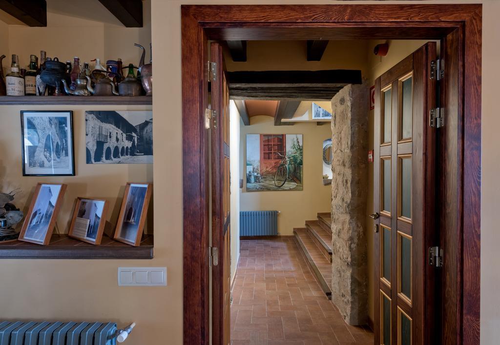Hotel Cal Sastre Santa Pau Kültér fotó